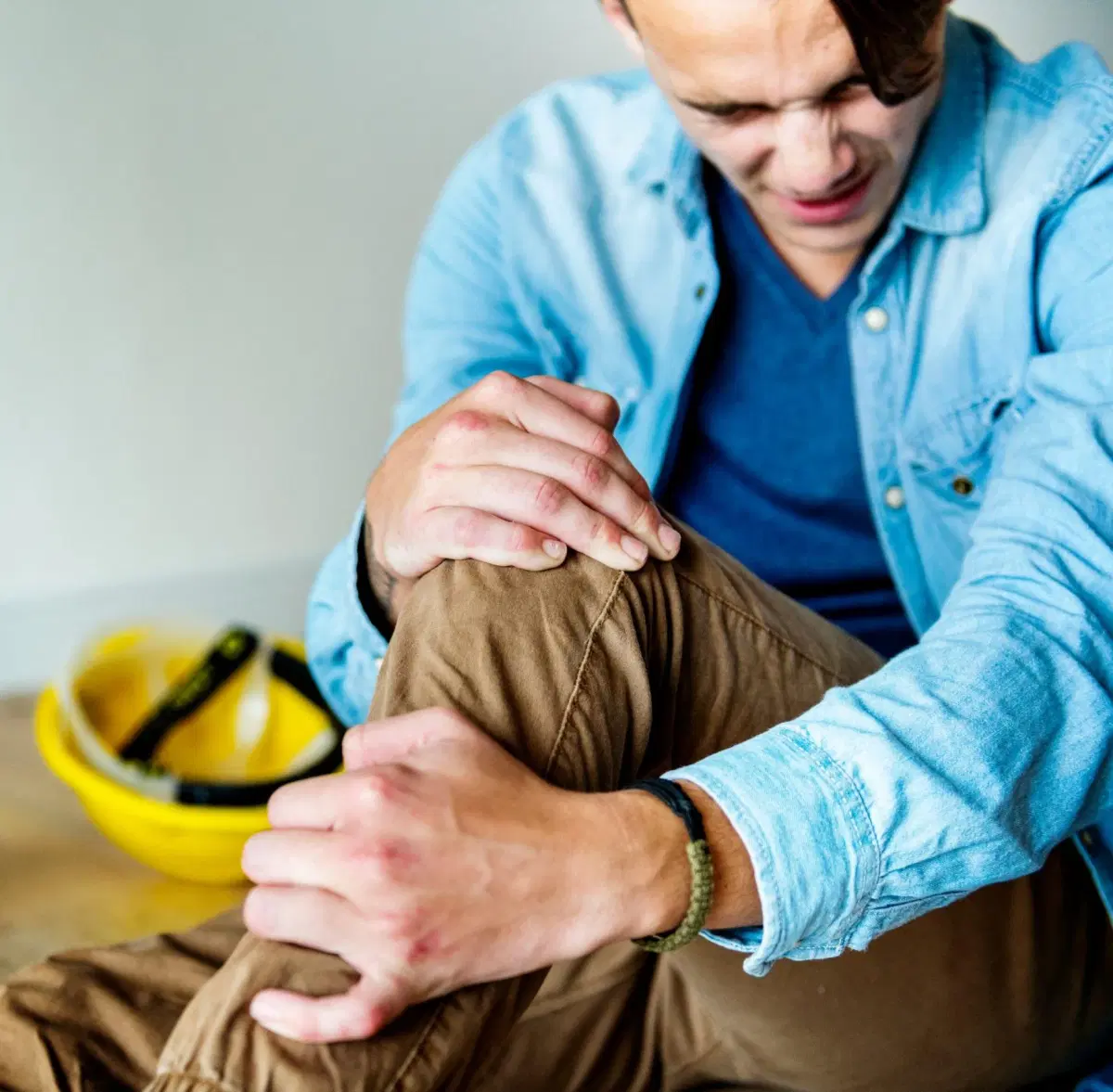 A worker being assessed by one of our clinicians